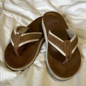 Roots | Brown | Leather | FlipFlop/Sandals with Casual Neutral Design | Size 7